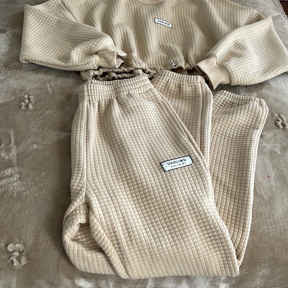 Darling Two Piece SweatSuit! - Picture 6 of 12